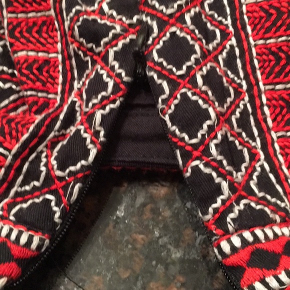 Forever 21 NWT Woven Embroidery Shorts - Picture 7 of 7